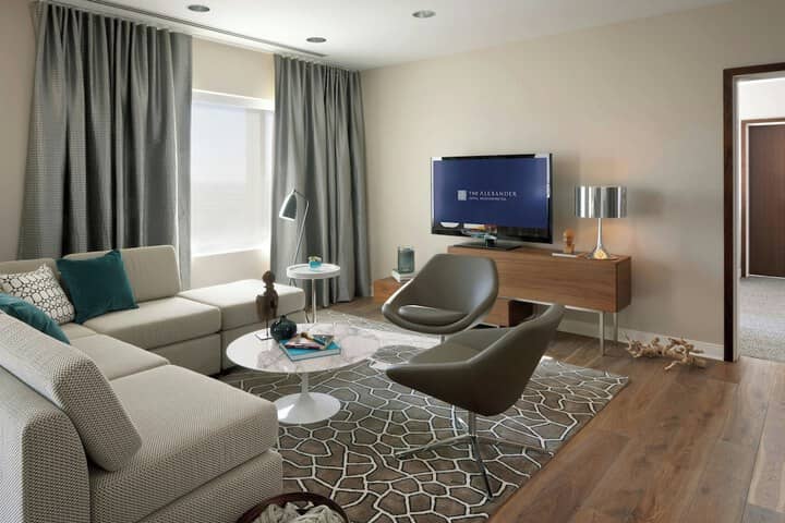 Room 17 of 33
