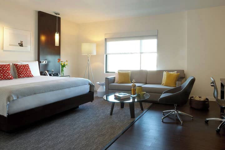 Room 10 of 33