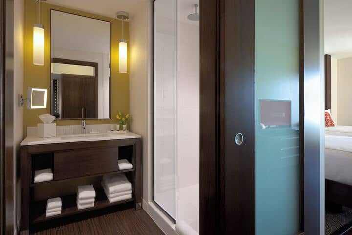 Room 18 of 33